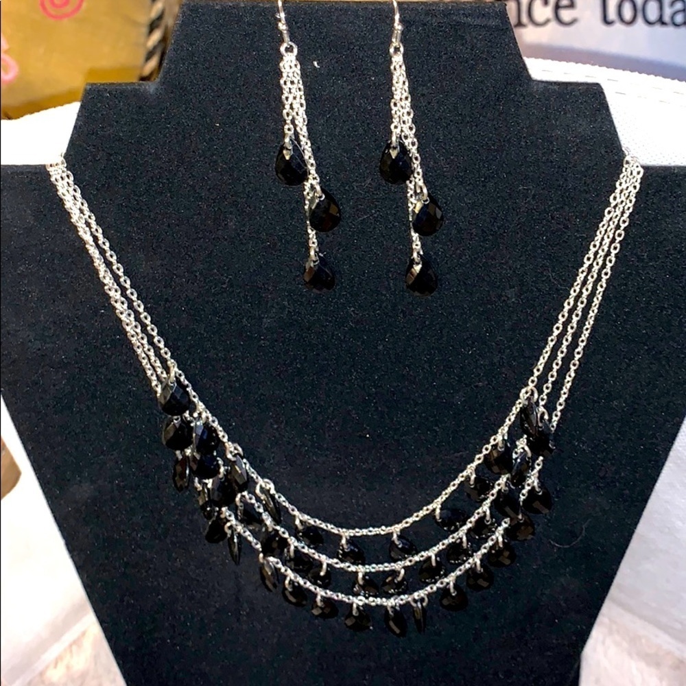 Vintage Silver & Jet Bead Necklace & Wire Earrings - Picture 5 of 6